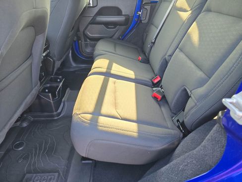 Used 2020 Jeep Wrangler Unlimited Sahara w/ Cold Weather Group image 12