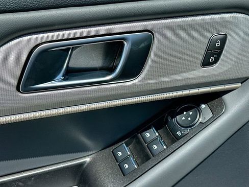 New 2026 Ford Explorer Active RWD image 13