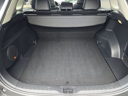 Used 2019 Toyota RAV4 Limited image 14