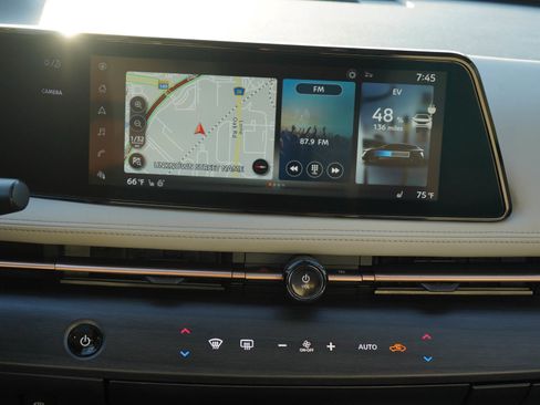 Used 2023 Nissan Ariya AWD image 19