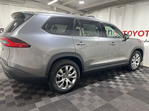 Used 2026 Toyota Grand Highlander AWD image 10