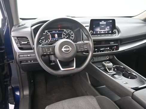 Used 2024 Nissan Rogue SV FWD image 18