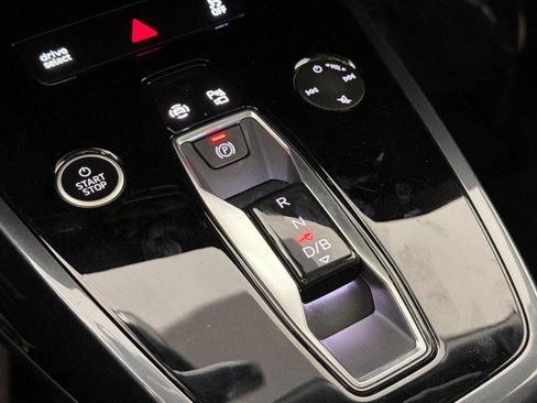 Certified 2024 Audi Q4 e-tron Premium image 20