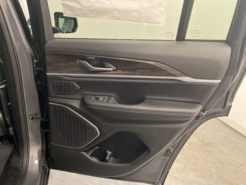 New 2026 Jeep Grand Cherokee Limited w/ Limited Altitude Package AWD/4WD image 29