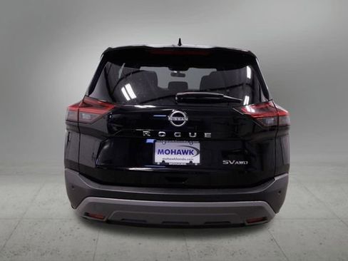 Used 2023 Nissan Rogue SV image 4
