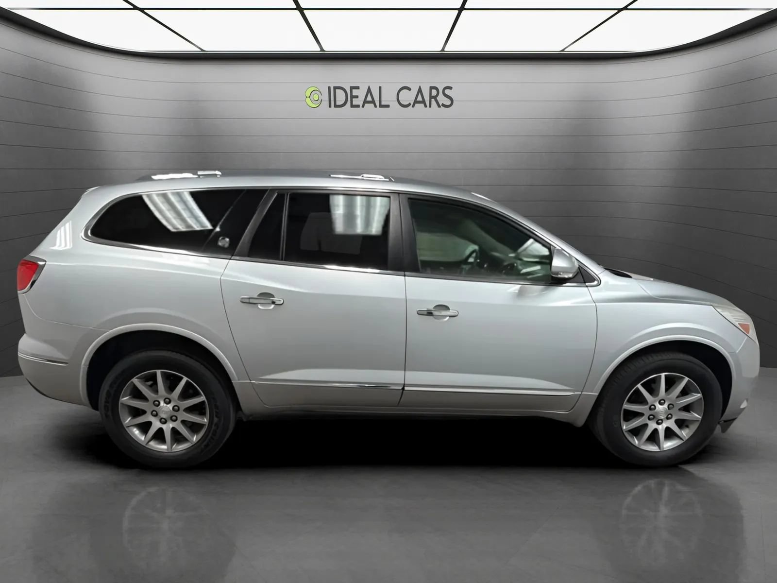 Used 2017 Buick Enclave Convenience FWD image 4
