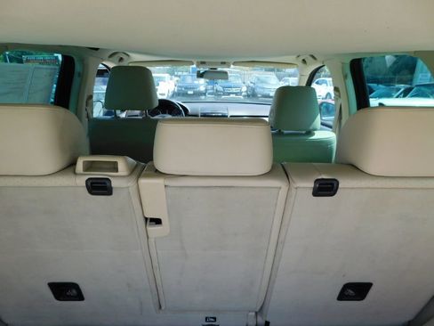 Used 2013 Volkswagen Touareg Sport image 19