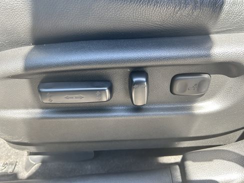 Used 2017 Honda Pilot Touring image 18