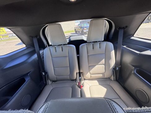 Used 2013 Ford Explorer XLT AWD/4WD image 12