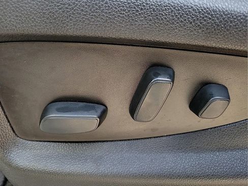 Used 2018 Chevrolet Tahoe LT image 15