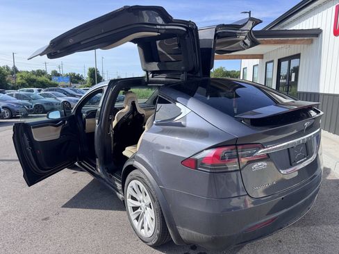 Used 2016 Tesla Model X 90D AWD/4WD image 11
