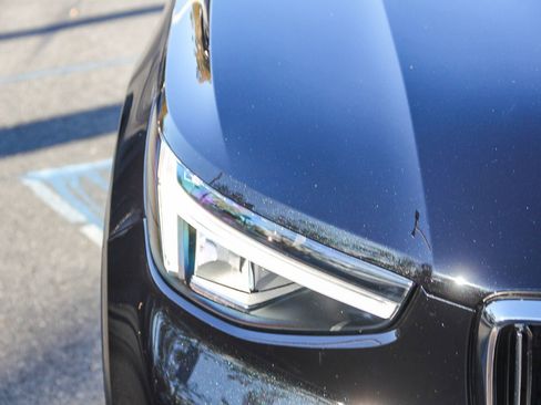 Certified 2025 Volvo XC40 B5 Core w/ Protection Package Premier image 12