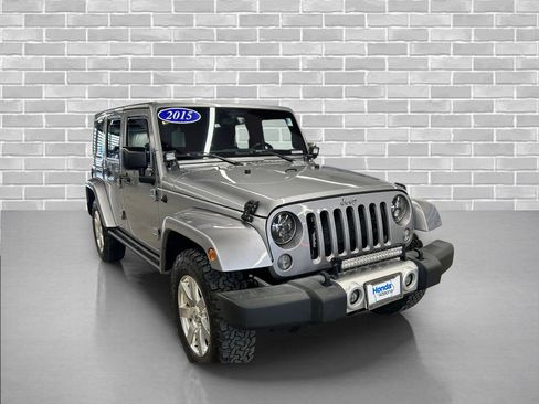 Used 2015 Jeep Wrangler Unlimited Sahara w/ Connectivity Group image 7