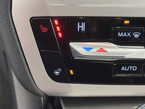 Used 2021 Ford Explorer XLT w/ Equipment Group 202A image 24