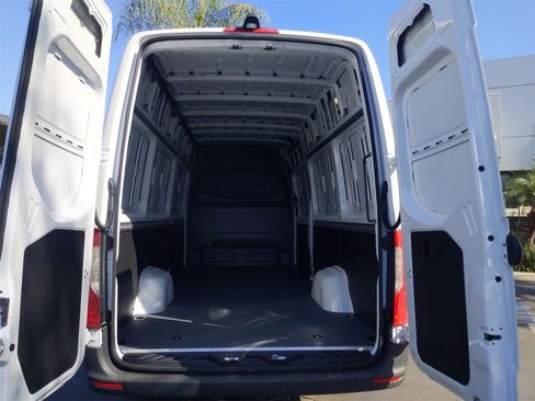 New 2025 Mercedes-Benz Sprinter 3500 image 10