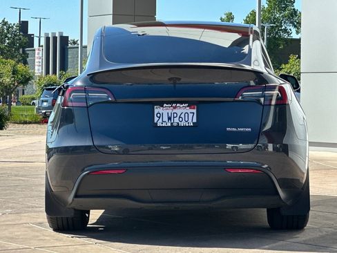 Used 2024 Tesla Model Y Performance image 5