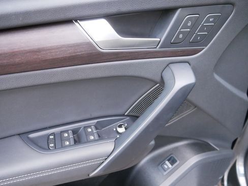 Used 2023 Audi Q5 2.0T Premium Plus image 19