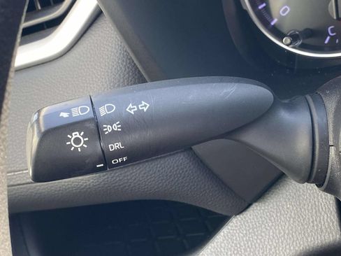 Used 2022 Toyota RAV4 LE FWD image 22