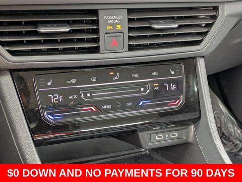 Used 2025 Volkswagen Jetta SE FWD image 17