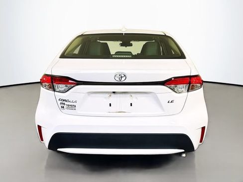 Certified 2022 Toyota Corolla LE w/ LE Convenience Package FWD image 5