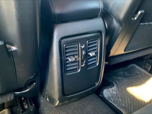 Used 2024 Dodge Durango SXT w/ 3rd Row Seating Group image 55