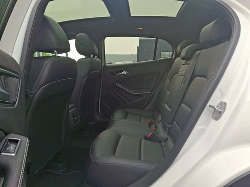 Used 2020 Mercedes-Benz GLA 250 4MATIC image 11