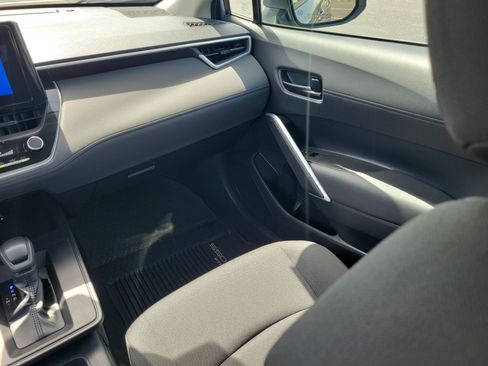 Used 2026 Toyota Corolla Cross LE FWD image 17