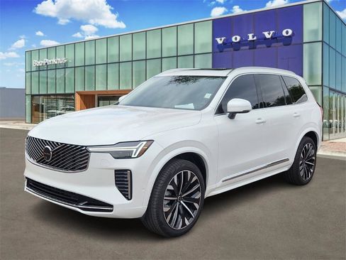 Used 2025 Volvo XC90 B6 Plus image 28