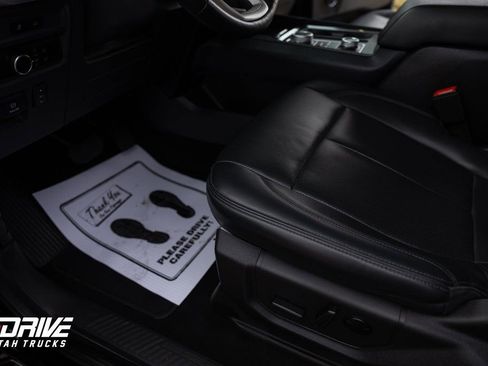 Used 2024 Ford Expedition Max XLT image 24