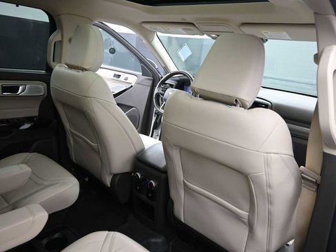 Used 2021 Ford Explorer Platinum w/ Equipment Group 601A image 25