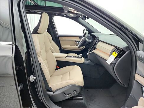 New 2026 Volvo XC90 B6 Plus w/ Protection Package image 18