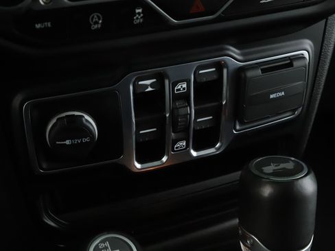 Used 2021 Jeep Wrangler Unlimited Sahara image 15