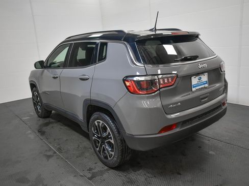 Used 2022 Jeep Compass Limited image 6