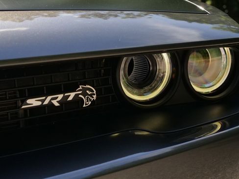 Used 2018 Dodge Challenger SRT Hellcat RWD image 42