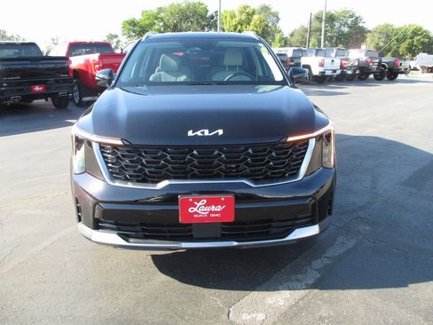 Used 2025 Kia Sorento EX image 11
