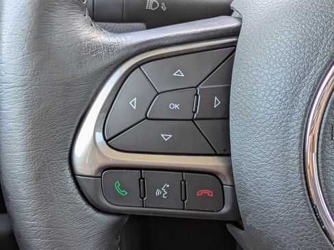 Used 2021 Jeep Renegade Limited image 33