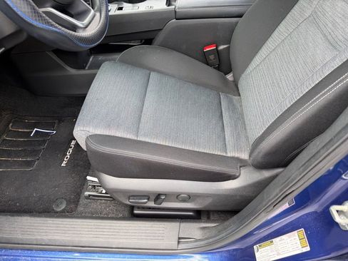 Used 2023 Nissan Rogue SV FWD image 23
