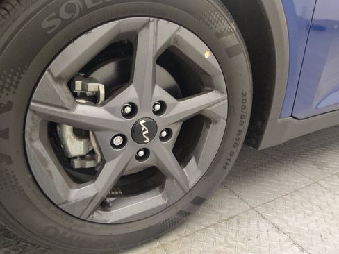 Used 2025 Kia K4 FWD image 31