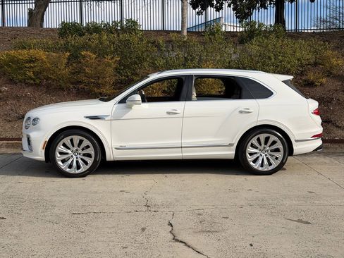 Used 2023 Bentley Bentayga image 9