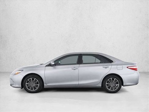 Certified 2017 Toyota Camry SE FWD image 4