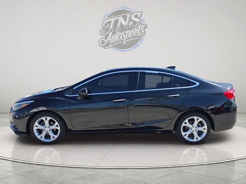 Used 2017 Chevrolet Cruze Premier FWD image 3