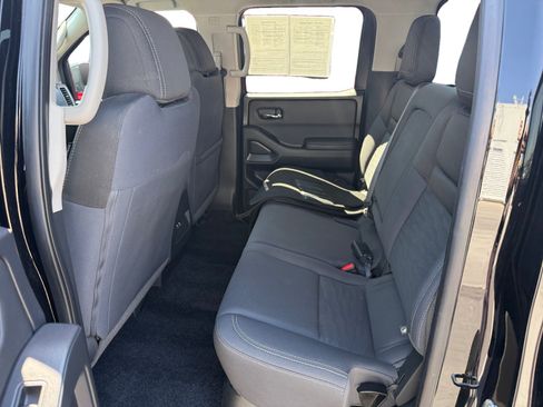 Used 2024 Nissan Frontier SV RWD image 16