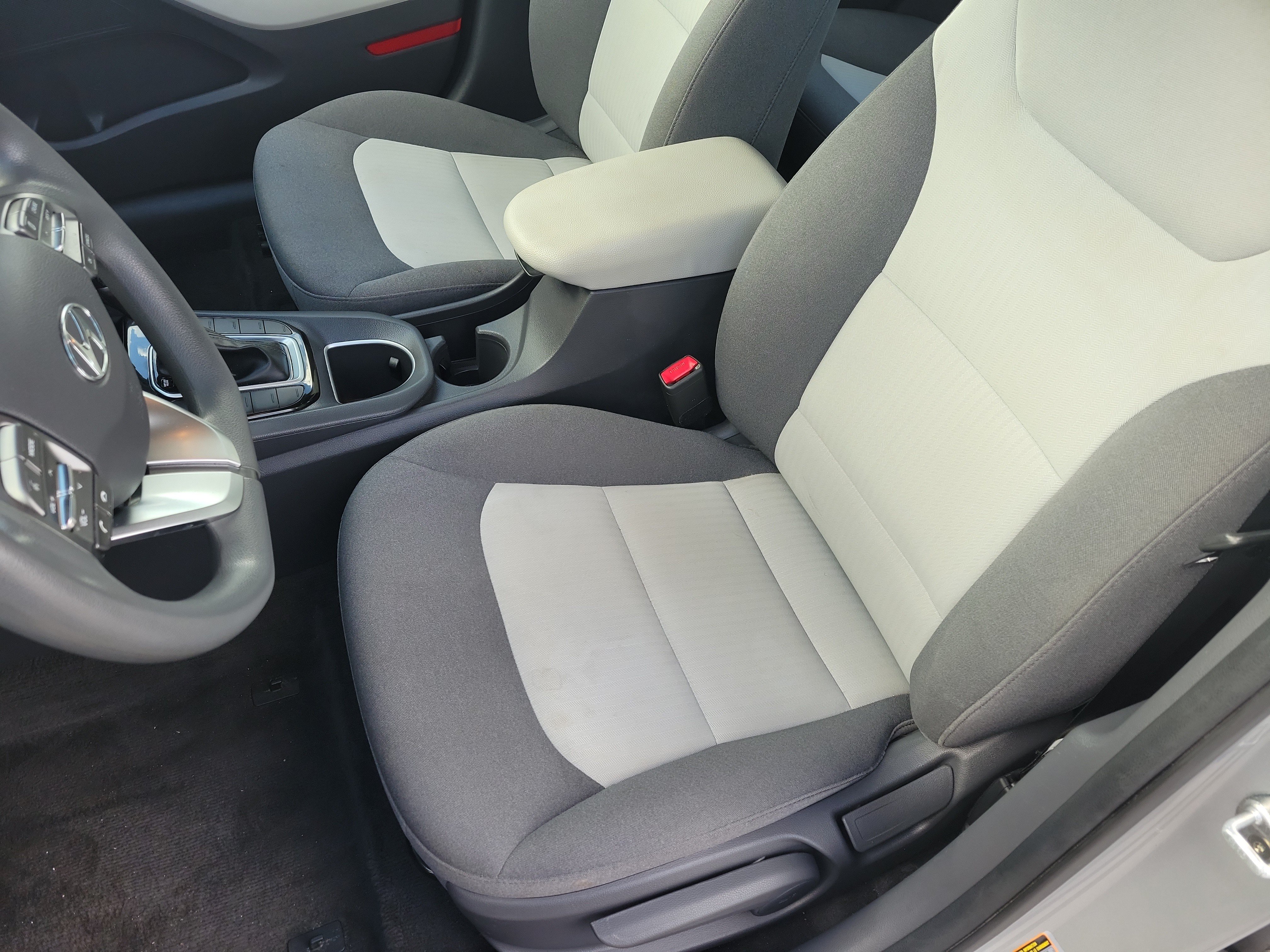 Used 2020 Hyundai Ioniq Blue FWD image 20