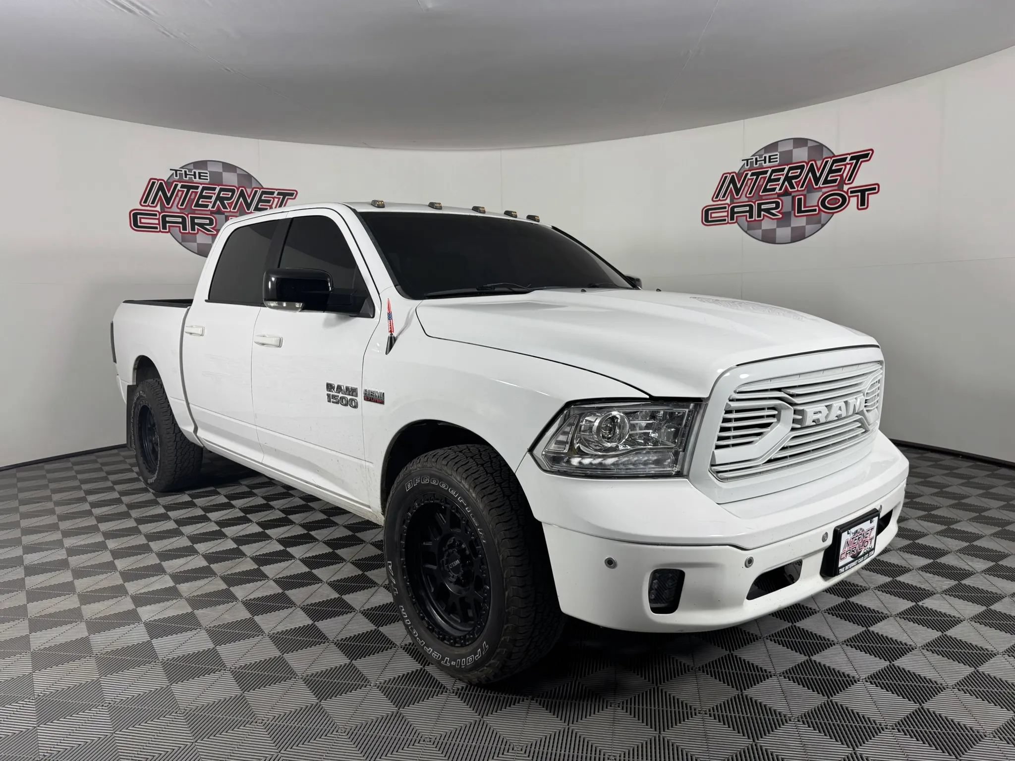 Used 2015 RAM 1500 Limited AWD/4WD image 9
