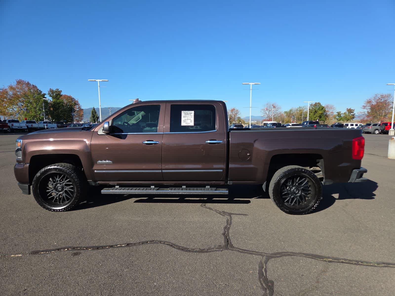 Used 2016 Chevrolet Silverado 1500 High Country w/ High Country Premium Package AWD/4WD image 11