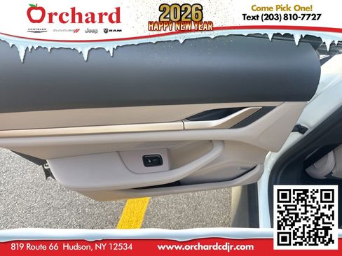 Used 2021 Porsche Taycan Base image 24