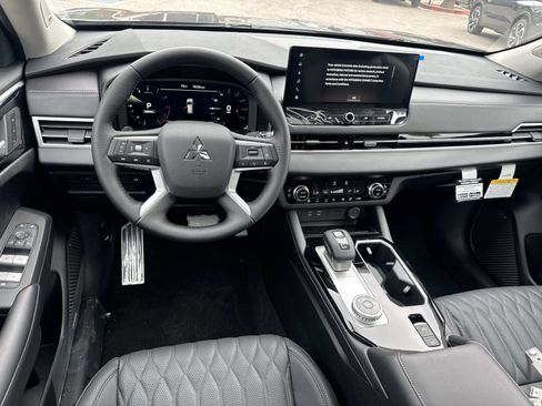 New 2025 Mitsubishi Outlander SEL image 9