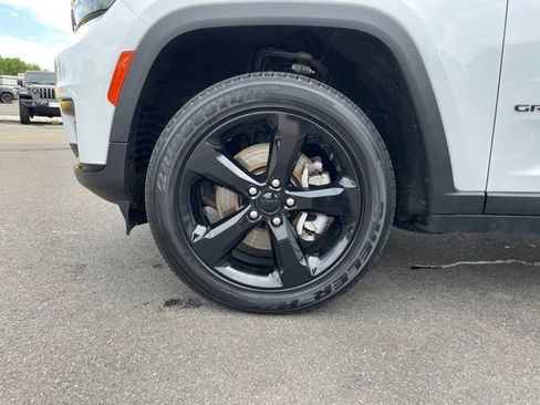 Used 2023 Jeep Grand Cherokee L Altitude AWD/4WD image 34
