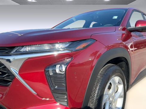 Certified 2024 Chevrolet Trax LS w/ LS Convenience Package image 11