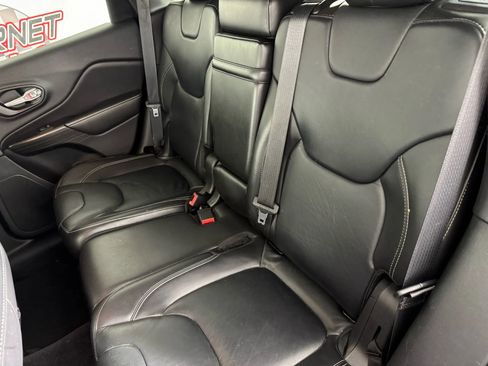 Used 2016 Jeep Cherokee Limited image 34
